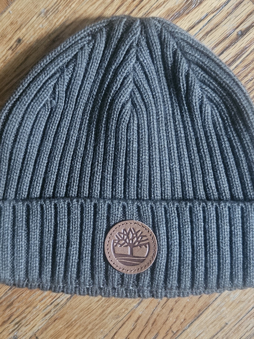 Timberland Men's Green Ribbed Knit Beanie with Leather Logo 🟢